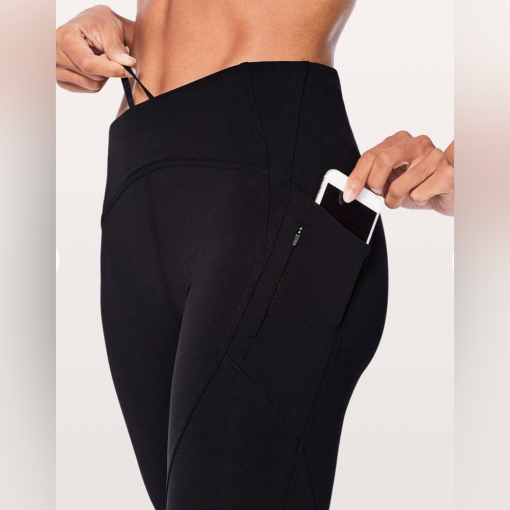 Lululemon Lead The Pack Tight 28"
Black Active Leggings Sz 4
